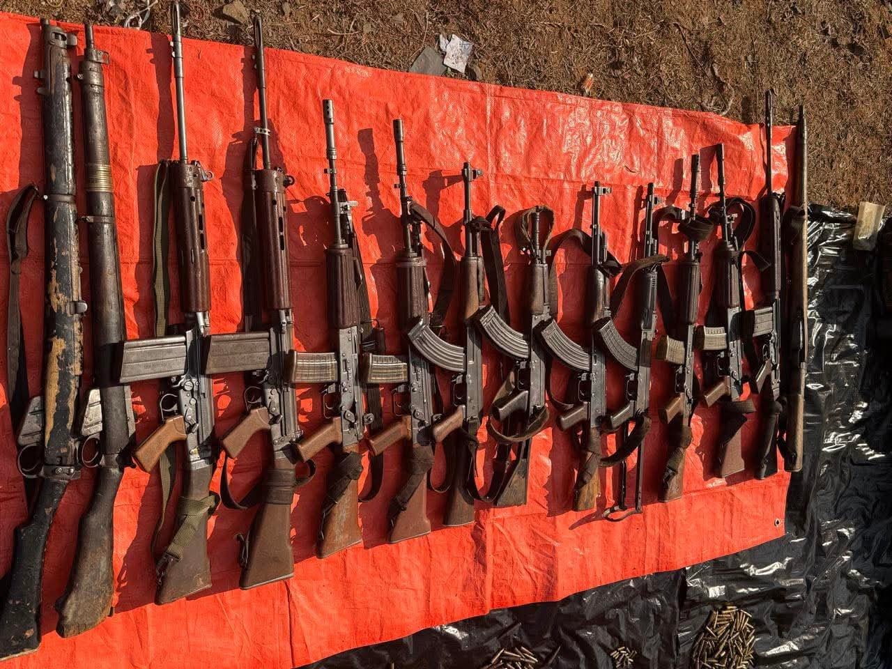 झारखंड में दो और माओवादियों के शव व हथियार बरामद