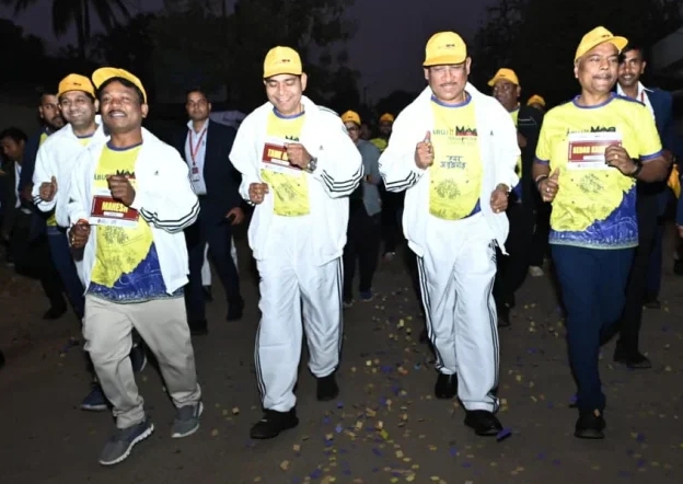 अबूझमाड़ से अमन का संदेश: CM साय ने दिखाई पीस हाफ मैराथन को हरी झंडी, 10 हजार से अधिक धावकों संग दौड़े मंत्री, आत्मसमर्पित नक्सली भी बने इतिहास के साक्षी