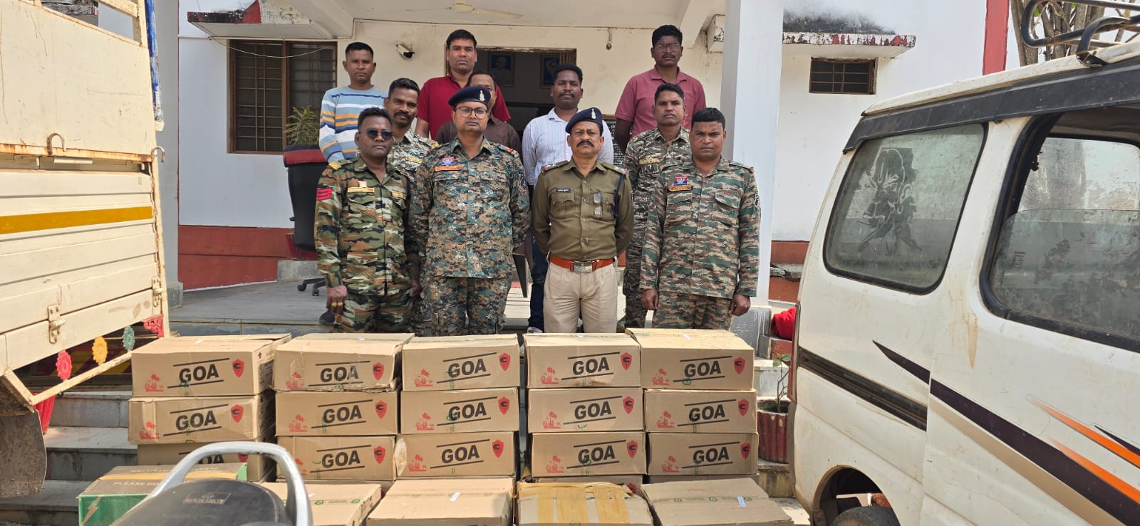 दन्तेवाड़ा में अवैध शराब तस्करी पर बड़ी कार्रवाई 45 पेटी अंग्रेजी शराब जब्त, तीन वाहन पकड़ाए – तस्कर फरार