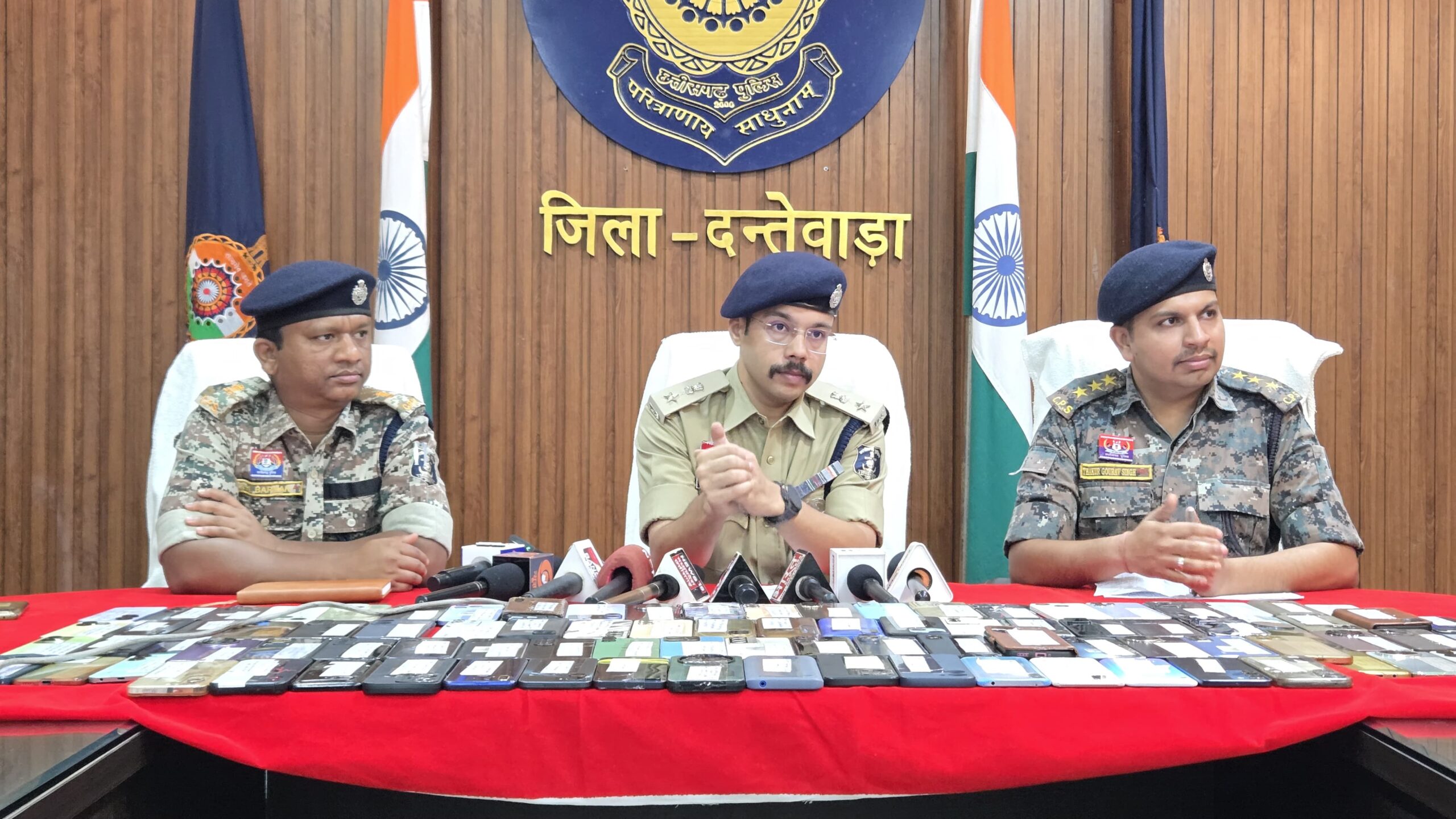 दंतेवाड़ा पुलिस की बड़ी पहल: 31 लाख की गुम संपत्ति लौटाकर 141 लोगों के चेहरों पर लौटाई मुस्कान