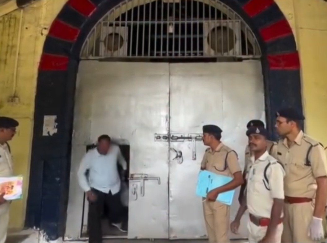अच्छे आचरण का मिला इनाम: 101 उम्रकैदी जेल से बाहर
