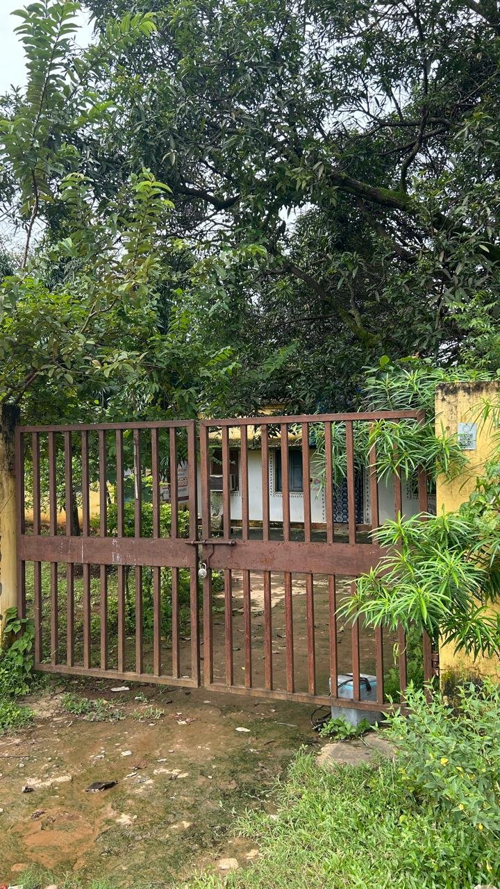 बोधघाट उप स्वास्थ्य केंद्र पर लटका रहता है ताला, रहवासियों ने लगाए नियमित बंद रहने के आरोप